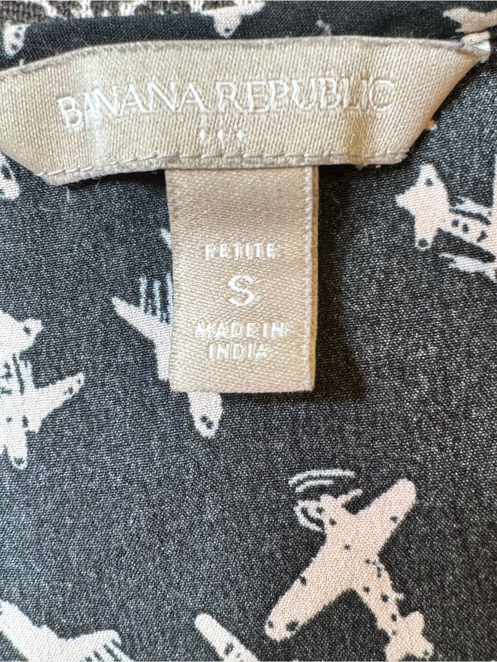 Banana Republic Airplane Print Black and White Sleeveless Printed Tank Top sz Sm - Picture 7 of 7